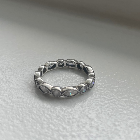 PANDORA Alluring Brilliant Marquise Stackable Ring - Picture 5 of 5